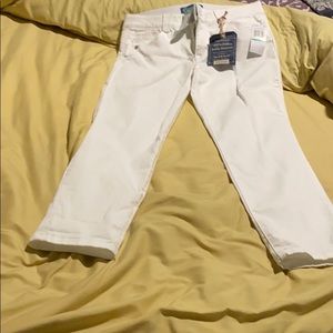 White Capri skinny jean